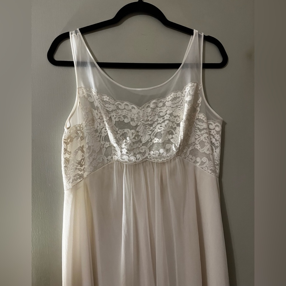 Vintage Shadowline White Tulle Lace Pearl Beaded Nightgown Chemise Slip 1960’s M